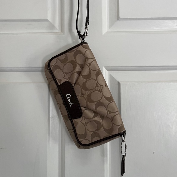 Coach wristlet/mini bag - Picture 2 of 3